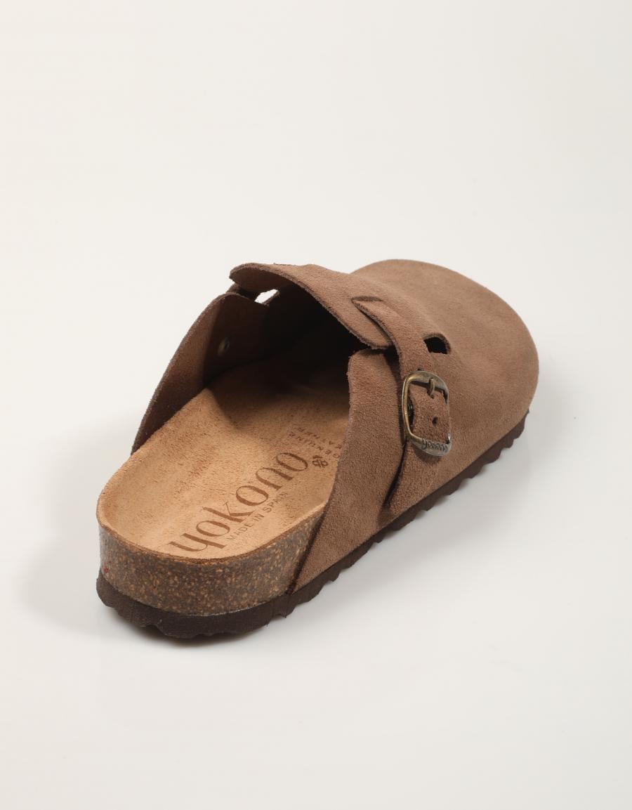 ZUECOS YOKONO ZUECO 599 SERR.LODO en color Marron