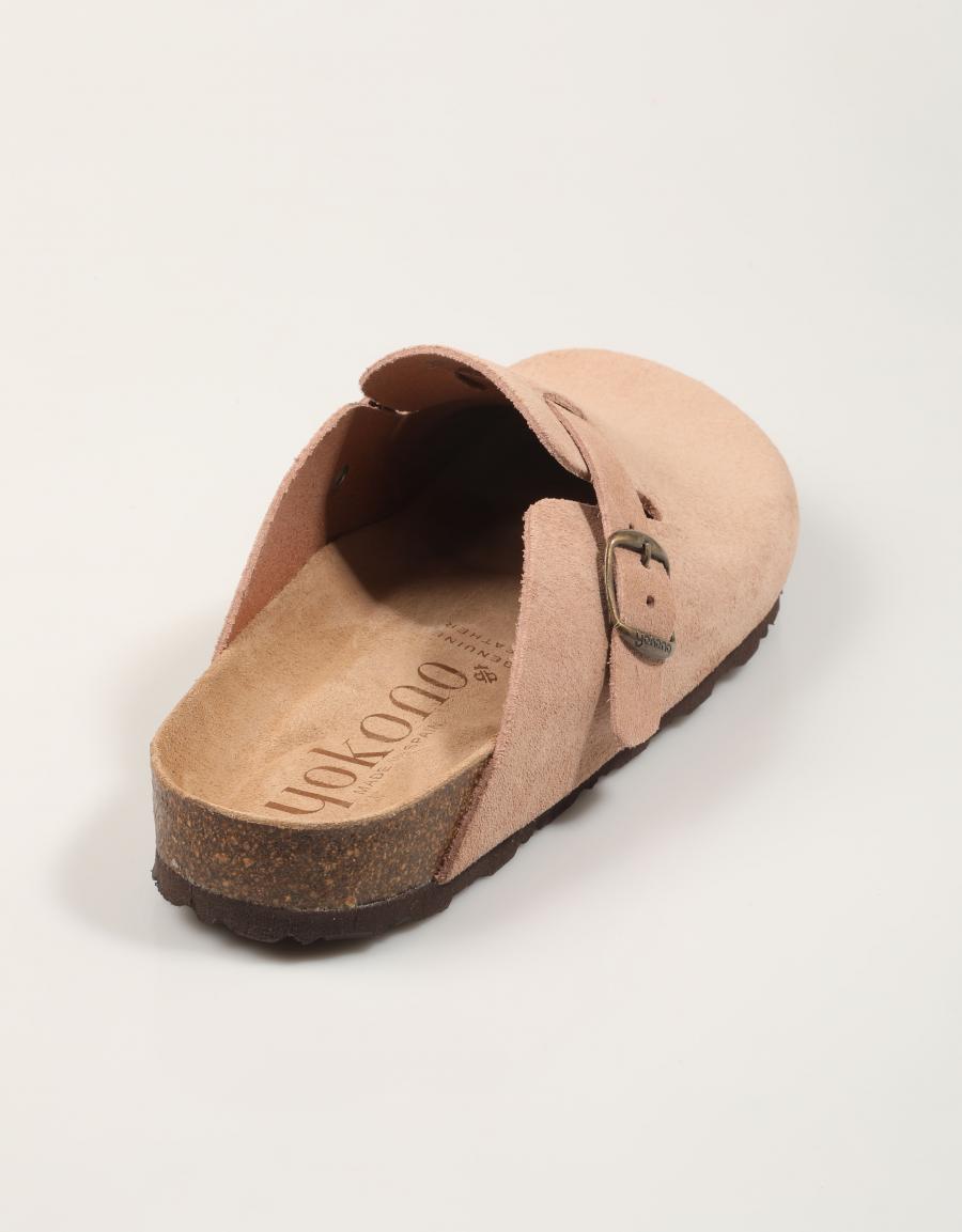 ZUECOS YOKONO ZUECO 599 SERR.PARDO en color Beige