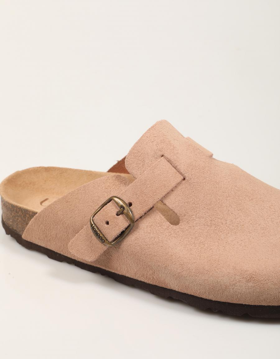 ZUECOS YOKONO ZUECO 599 SERR.PARDO en color Beige