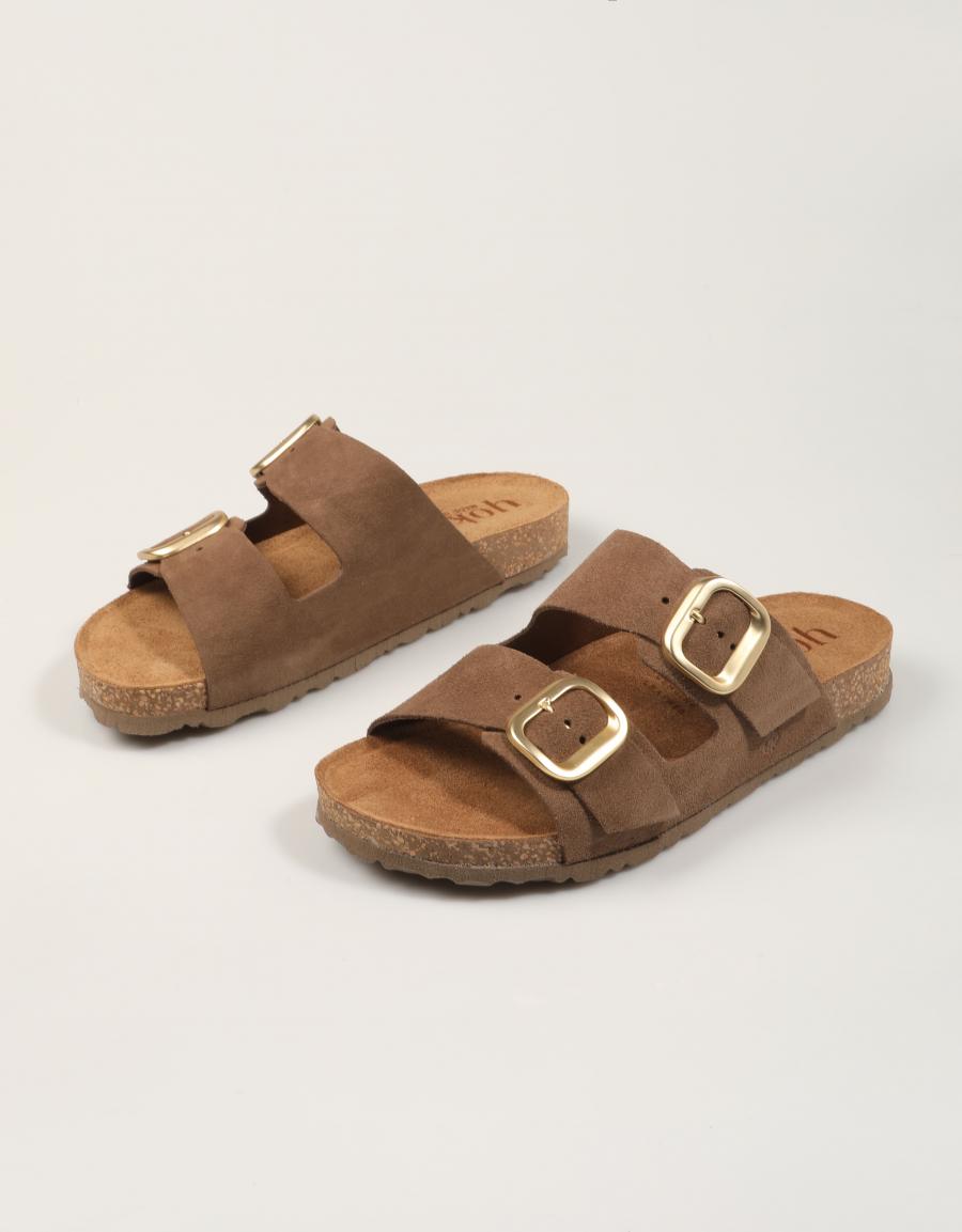 SANDALIAS YOKONO JERBA 700 SERRAJE LODO en color Marron