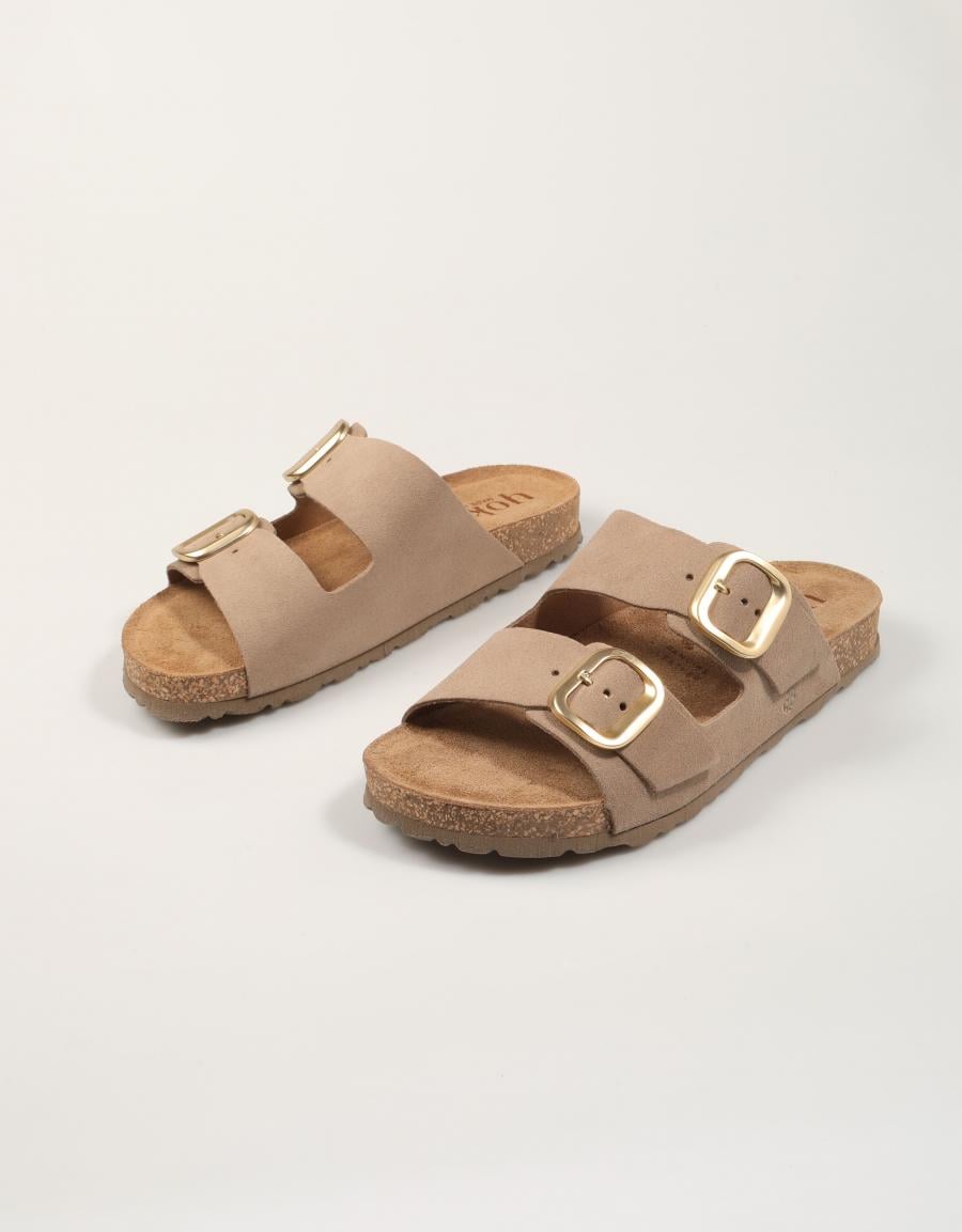 SANDALIAS YOKONO JERBA 700 SERRAJE PIEDRA en color Beige