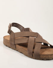 SANDALIAS YOKONO JERBA 260 NOBUCK TABACO en color Taupe