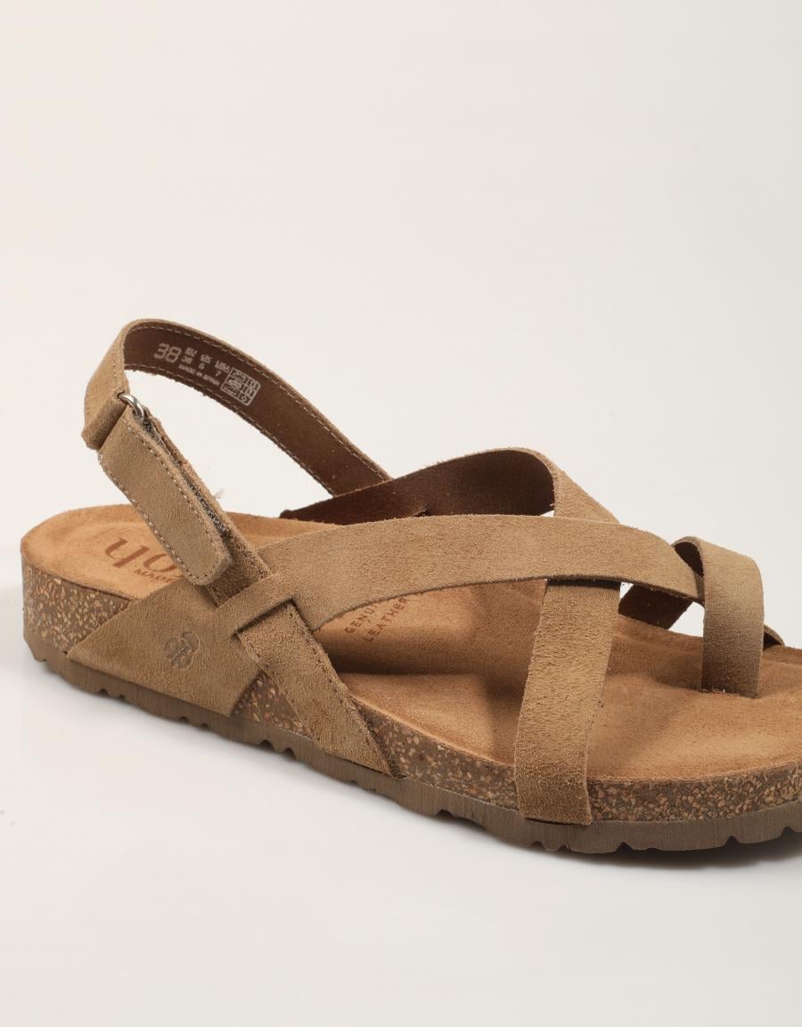 SANDALIAS YOKONO JERBA 718 SERRAJE MUSHROOM en color Beige