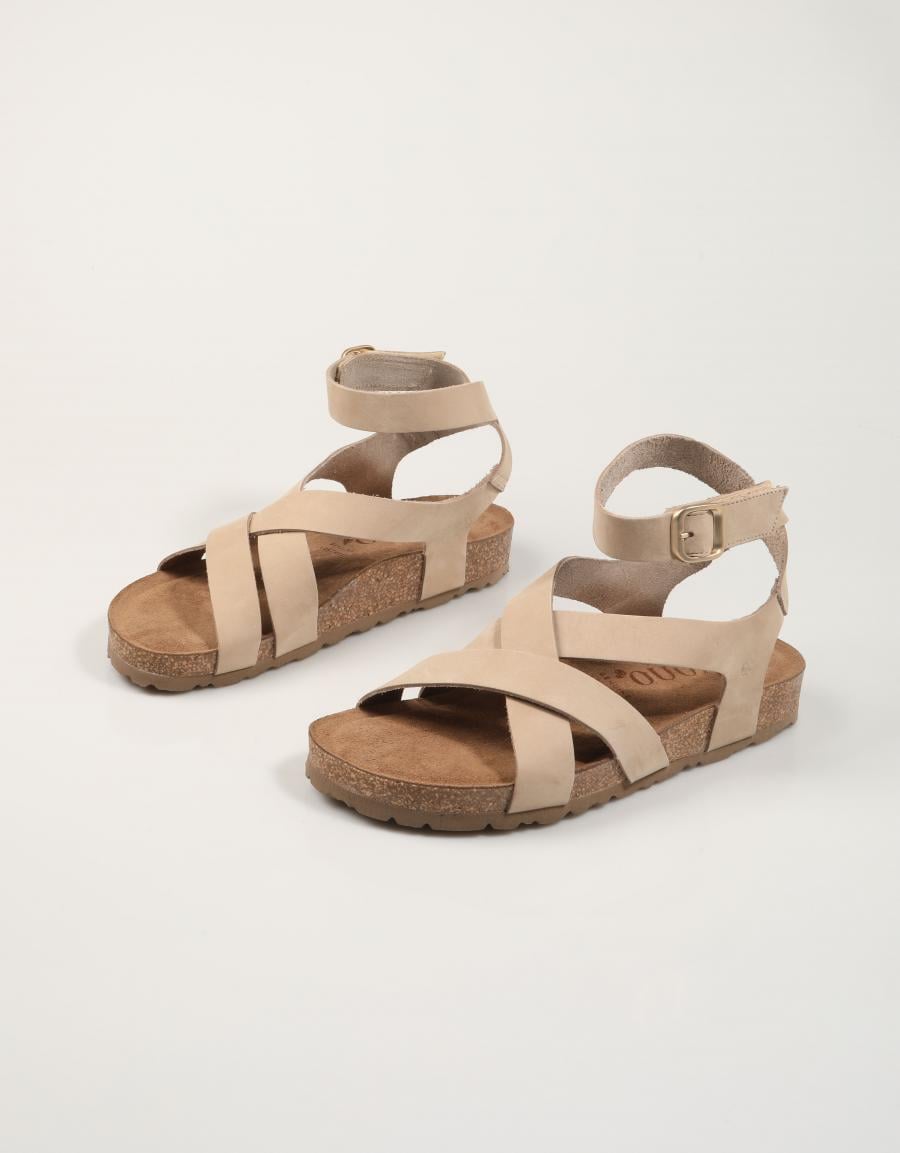 SANDALIAS YOKONO JERBA 261 NOBUCK SAND en color Beige