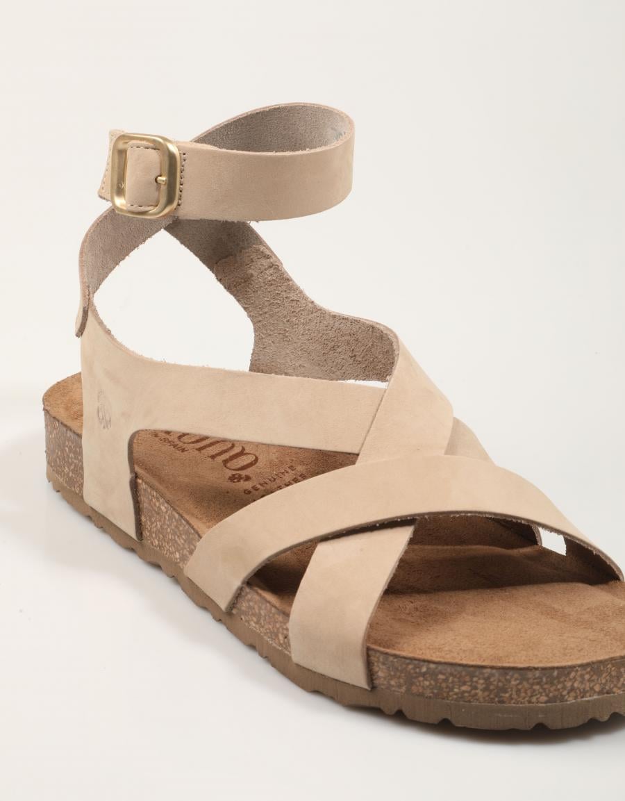 SANDALIAS YOKONO JERBA 261 NOBUCK SAND en color Beige