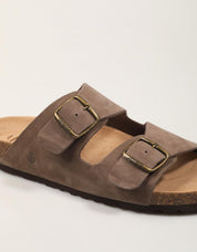 SANDALIAS YOKONO MACAM 150 NOBUCK TABACO en color Taupe