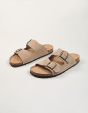 SANDALIAS YOKONO MACAM 150 NOBUCK TAUPE en color Taupe
