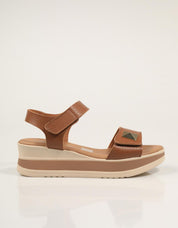 SANDALIAS REBECCA HOPE SANDALIA ROBLE en color Cuero