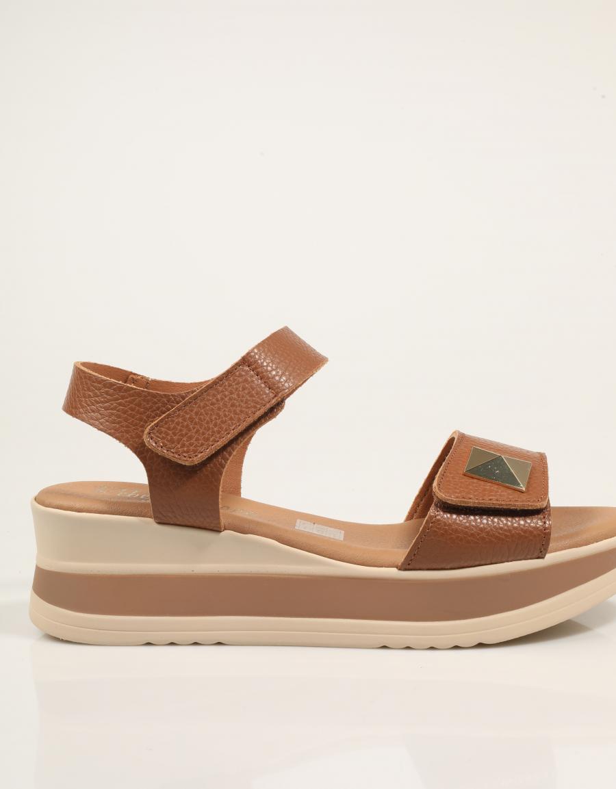 SANDALIAS REBECCA HOPE SANDALIA ROBLE en color Cuero