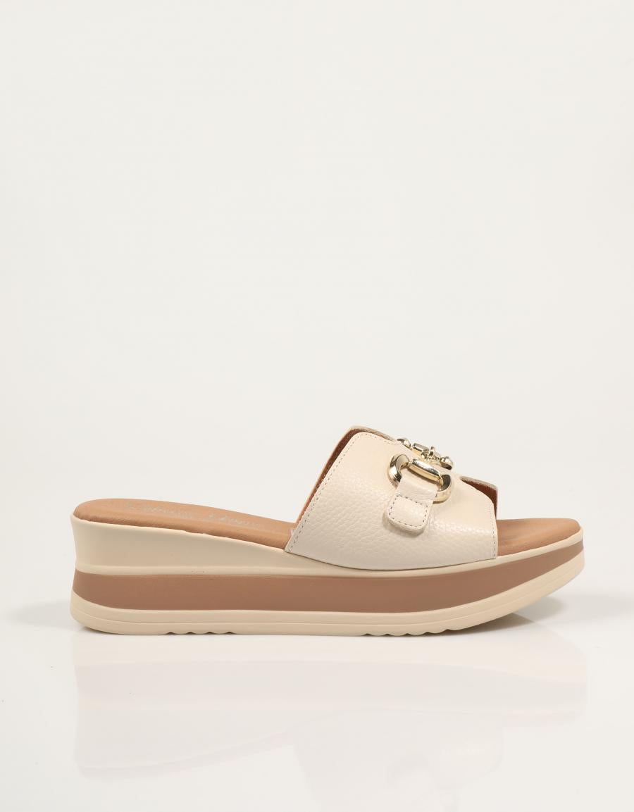 SANDALIAS REBECCA HOPE PALA HEBILLA HIELO en color Hielo