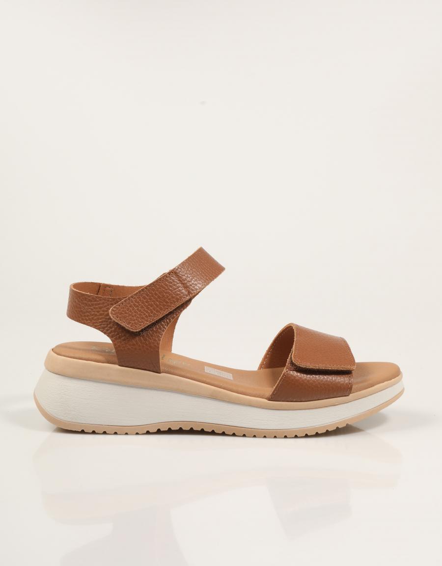 SANDALIAS REBECCA HOPE SANDALIA ROBLE en color Cuero