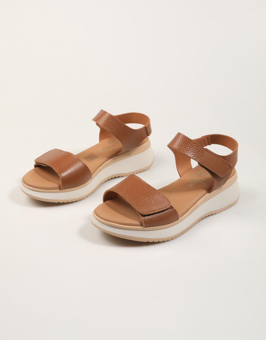 SANDALIAS REBECCA HOPE SANDALIA ROBLE en color Cuero