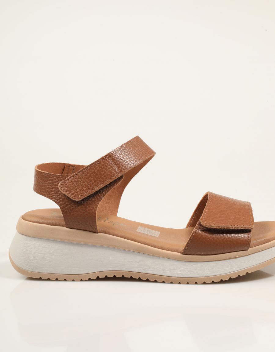 SANDALIAS REBECCA HOPE SANDALIA ROBLE en color Cuero