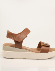 SANDALIAS REBECCA HOPE SANDALIA ROBLE en color Cuero