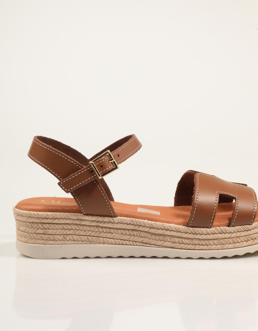 SANDALIAS REBECCA HOPE SANDALIA ROBLE en color Cuero