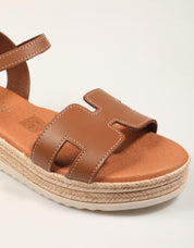 SANDALIAS REBECCA HOPE SANDALIA ROBLE en color Cuero