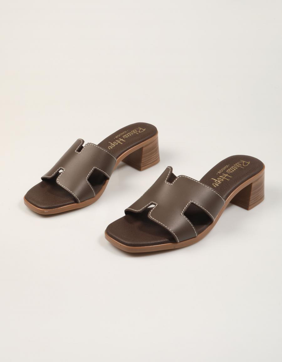 SANDALIAS REBECCA HOPE PALA MARRON en color Marron