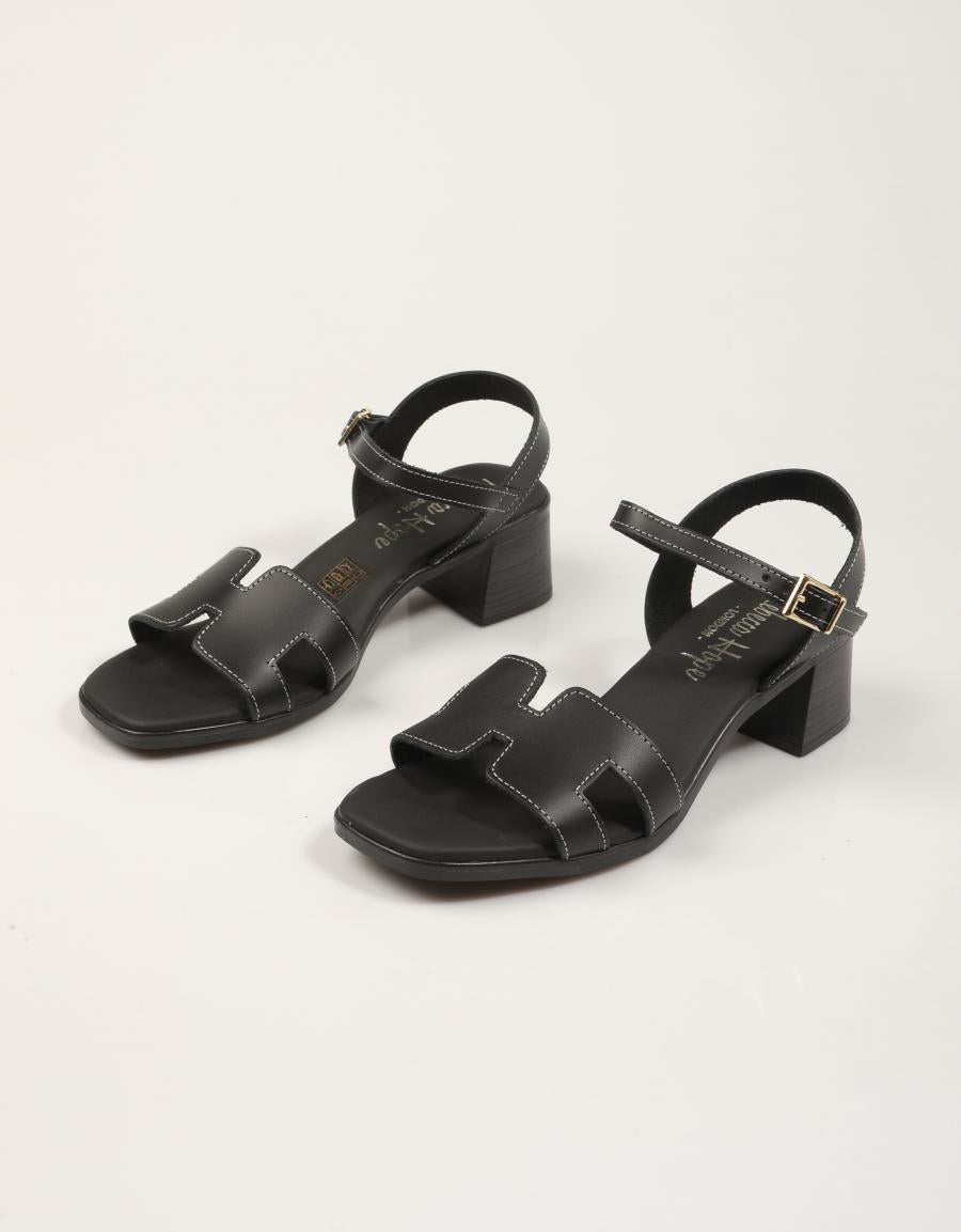 SANDALIAS REBECCA HOPE SANDALIA NEGRO en color Negro