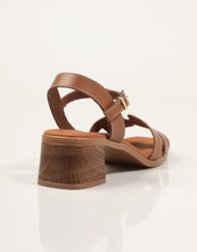 SANDALIAS REBECCA HOPE SANDALIA ROBLE en color Cuero