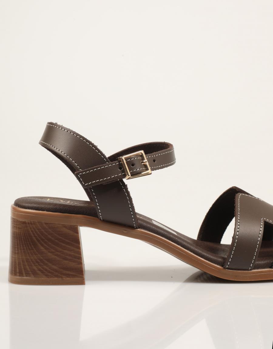 SANDALIAS REBECCA HOPE SANDALIA MARRON en color Marron