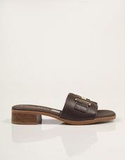 SANDALIAS REBECCA HOPE PALA HEBILLA MARRON en color Marron