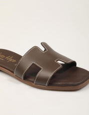 SANDALIAS REBECCA HOPE PALA MARRON en color Marron