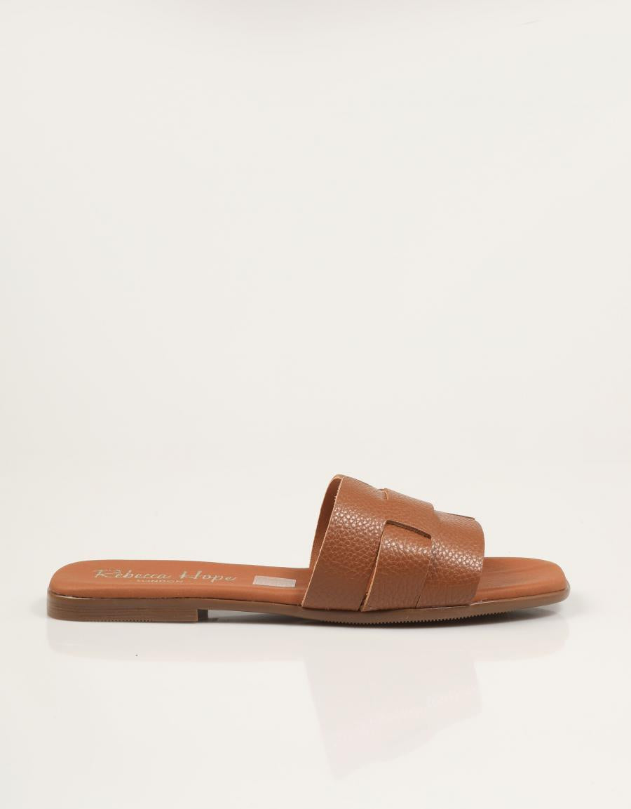 SANDALIAS REBECCA HOPE PALA ROBLE en color Cuero