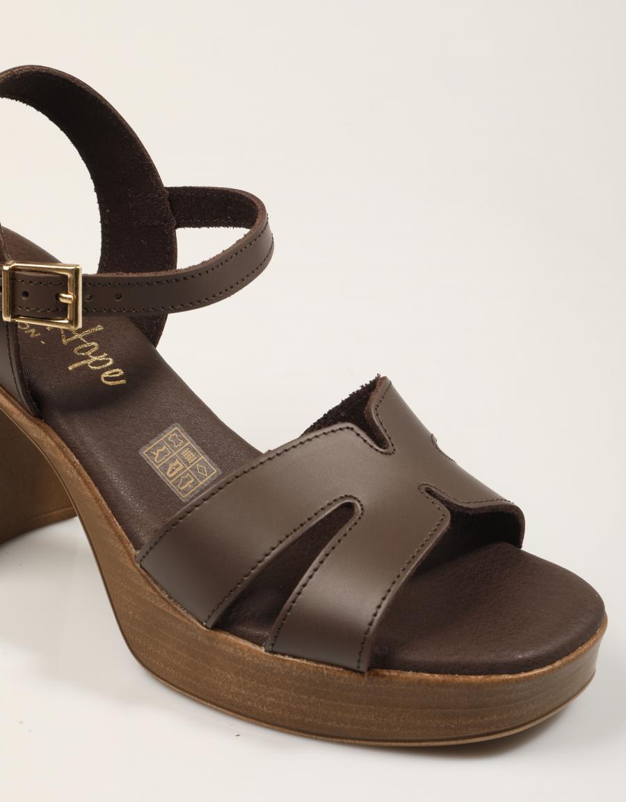 SANDALIAS REBECCA HOPE SANDALIA TACON MARRON en color Marron