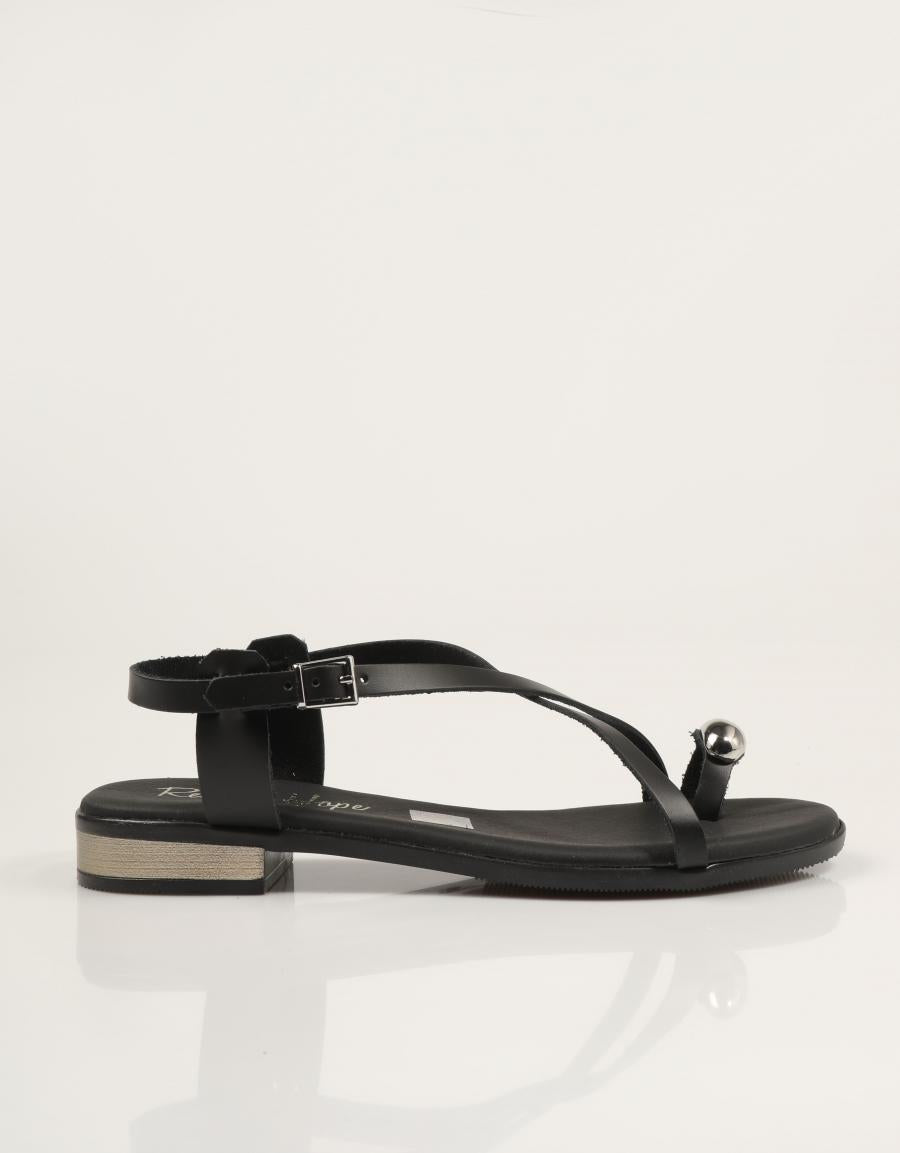 SANDALIAS REBECCA HOPE SANDALIA DEDO NEGRO en color Negro