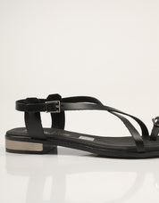 SANDALIAS REBECCA HOPE SANDALIA DEDO NEGRO en color Negro