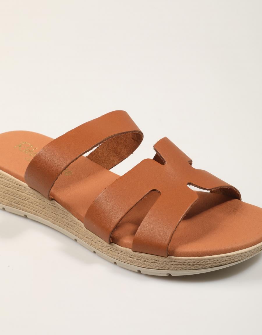 SANDALIAS REBECA HOPE SOLLA CUERO en color Cuero