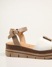 SANDALIAS DONNA 825995DM ADUA en color Blanco