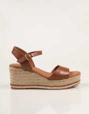 SANDALIAS POPA ARENAL CUERO CB41401 en color Cuero