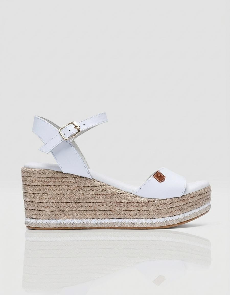SANDALIAS POPA ARENAL BLANCO CB41402 en color Blanco