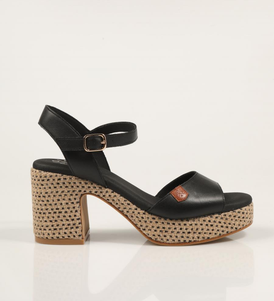 SANDALIAS POPA DAIRA NAPA NEGRO CT47903 en color Negro