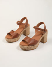 SANDALIAS POPA DAIRA NAPA CUERO CT47902 en color Cuero