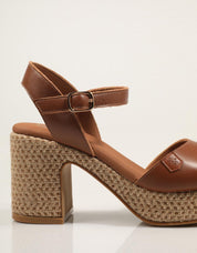 SANDALIAS POPA DAIRA NAPA CUERO CT47902 en color Cuero