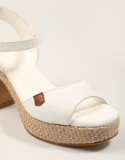 SANDALIAS POPA DAIRA NAPA BLANCO CT47901 en color Blanco