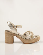 SANDALIAS POPA VALVAS LAMINADO ORO CT51701 en color Oro