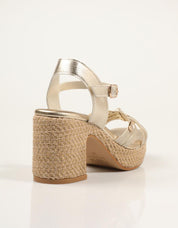 SANDALIAS POPA VALVAS LAMINADO ORO CT51701 en color Oro