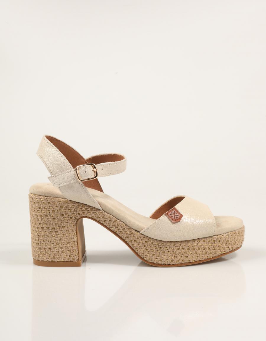 SANDALIAS POPA DAIRA BOREAL ORO CT51101 en color Oro