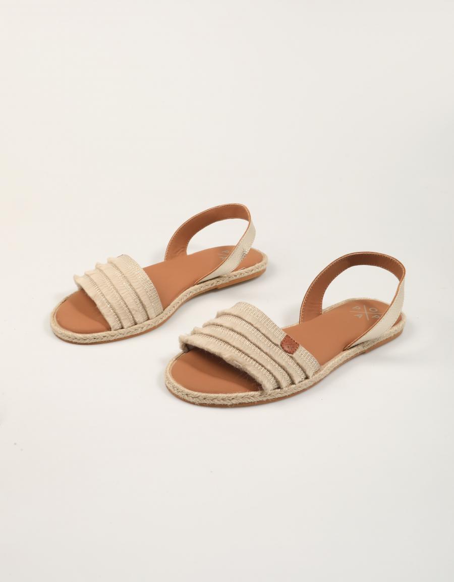 SANDALIAS POPA JUNCAL FLECOS ORO MS38701 en color Oro