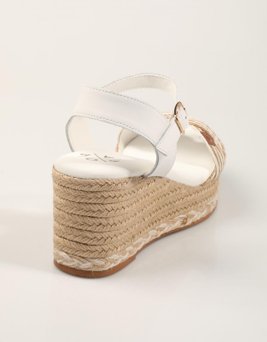 SANDALIAS POPA GARUA YUTE BLANCO CB48903 en color Blanco