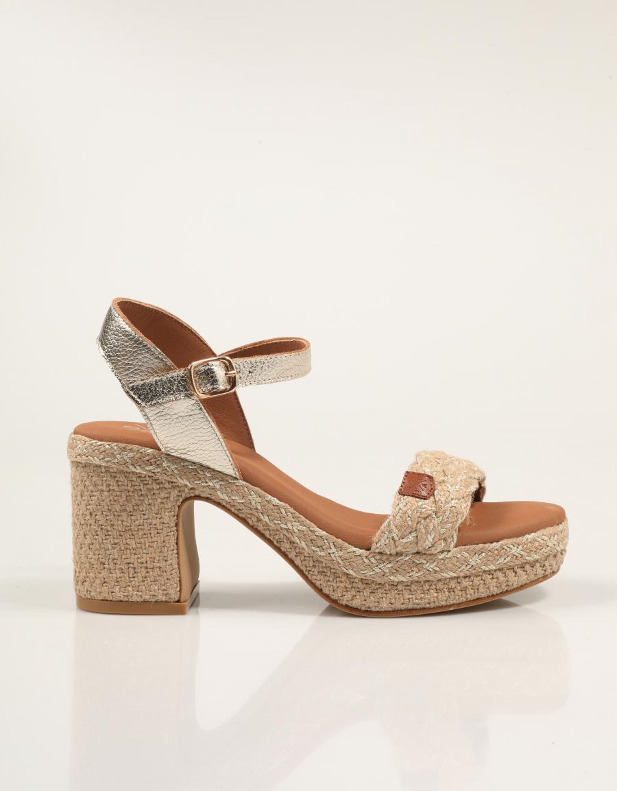 SANDALIAS POPA NERINA AMURA ORO CT49001 en color Oro