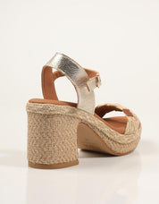 SANDALIAS POPA NERINA AMURA ORO CT49001 en color Oro