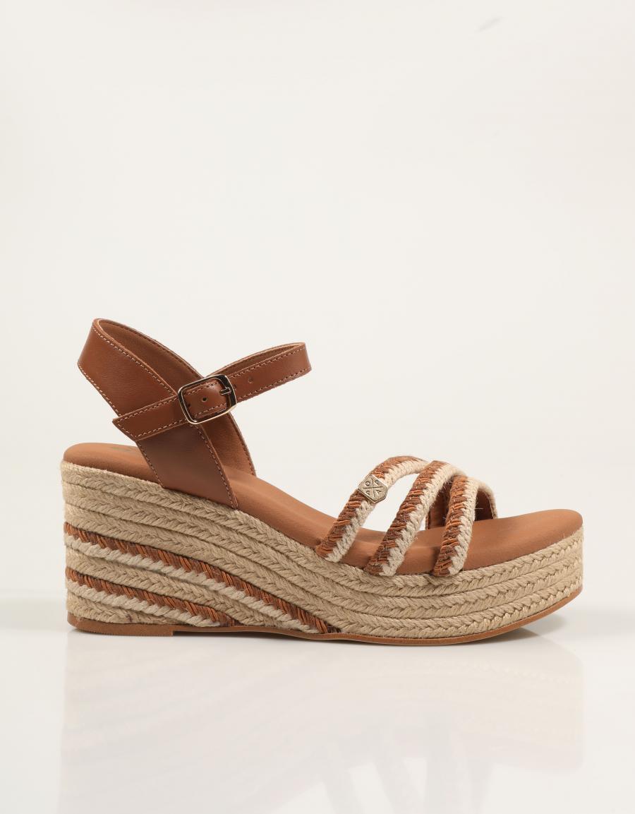 SANDALIAS POPA ALBANY CUERDA CUERO CB47601 en color Cuero