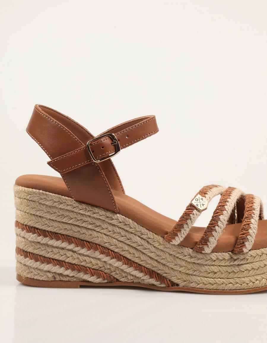 SANDALIAS POPA ALBANY CUERDA CUERO CB47601 en color Cuero
