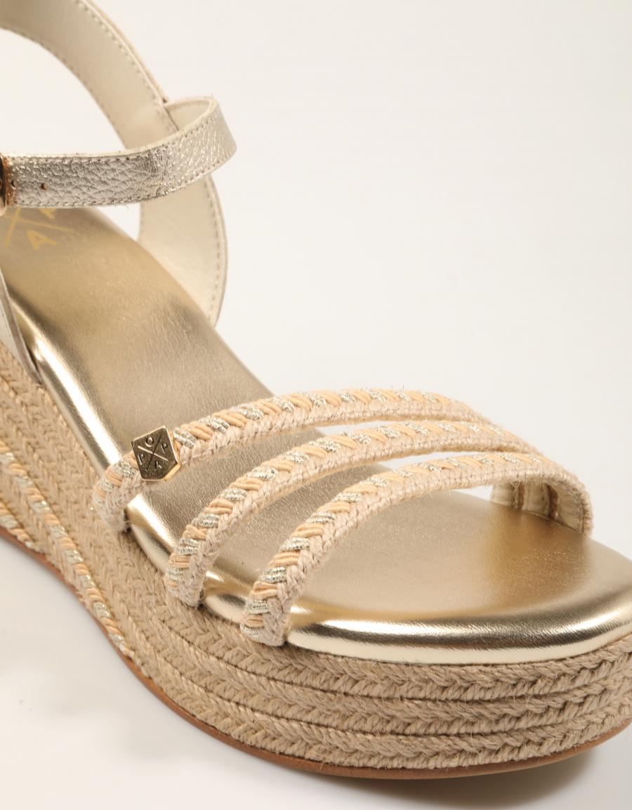 SANDALIAS POPA ALBANY CUERLAM ORO CB43601 en color Oro