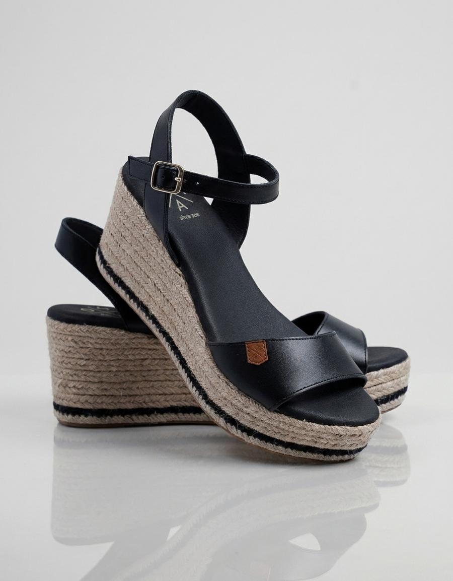 SANDALIAS POPA RAMBOL GALLERY NEGRO CB41001 en color Negro