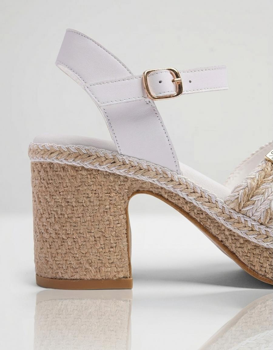 SANDALIAS POPA MELIA YUTE BLANCO CT51602 en color Blanco